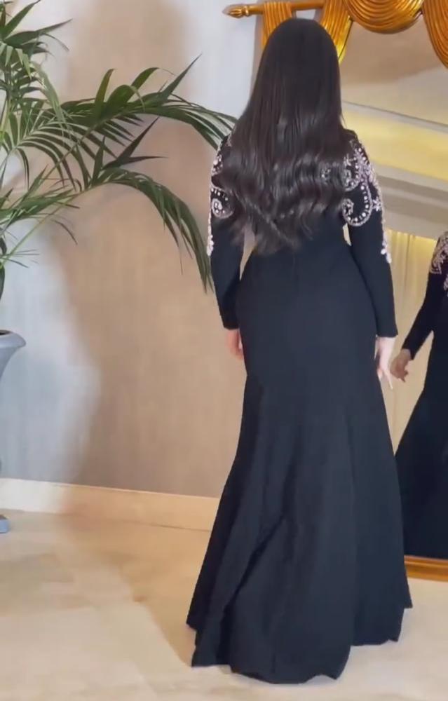 فستان سهره مع تطريز يدوي