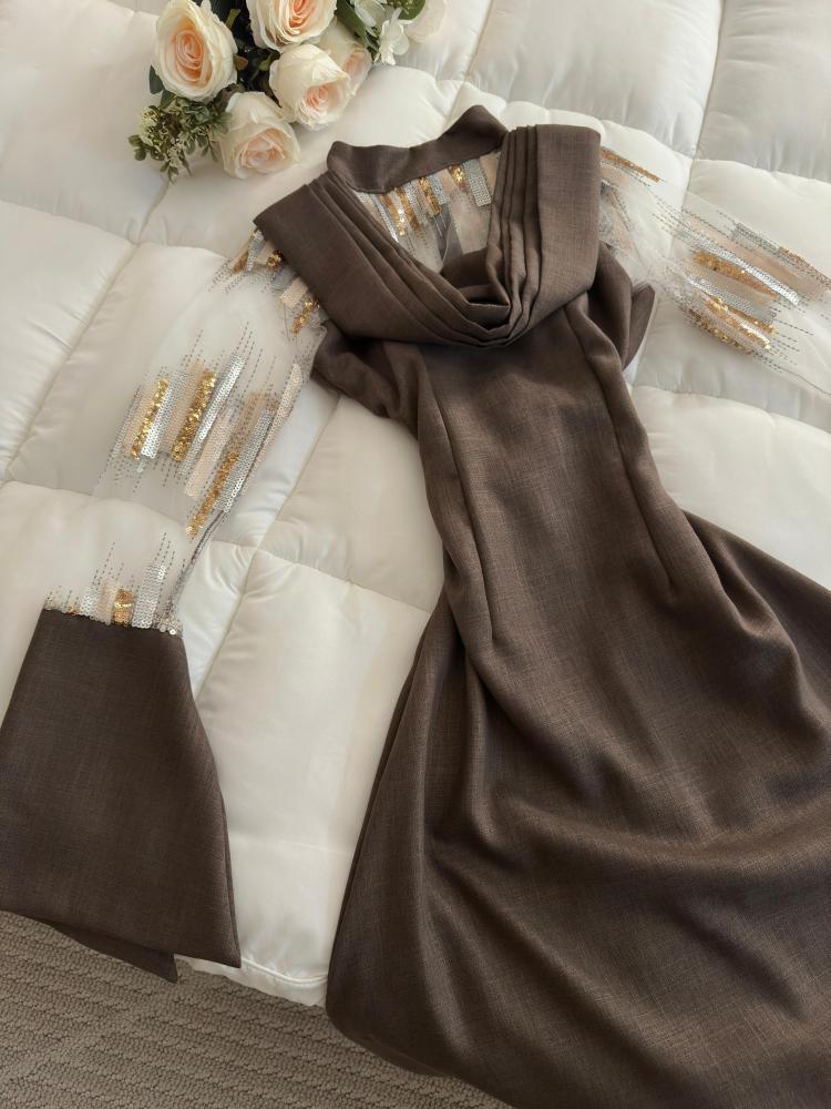 فستان فخم بأكمام وصدريه تل مطرزه