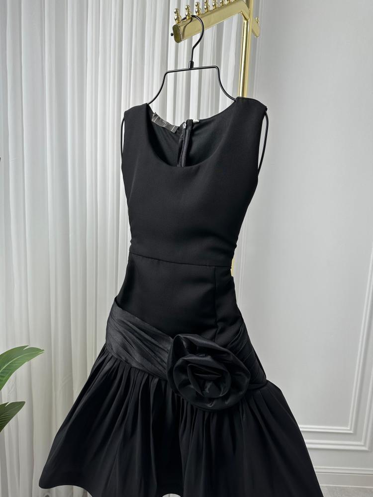 فستان قصير مع قصة ورده