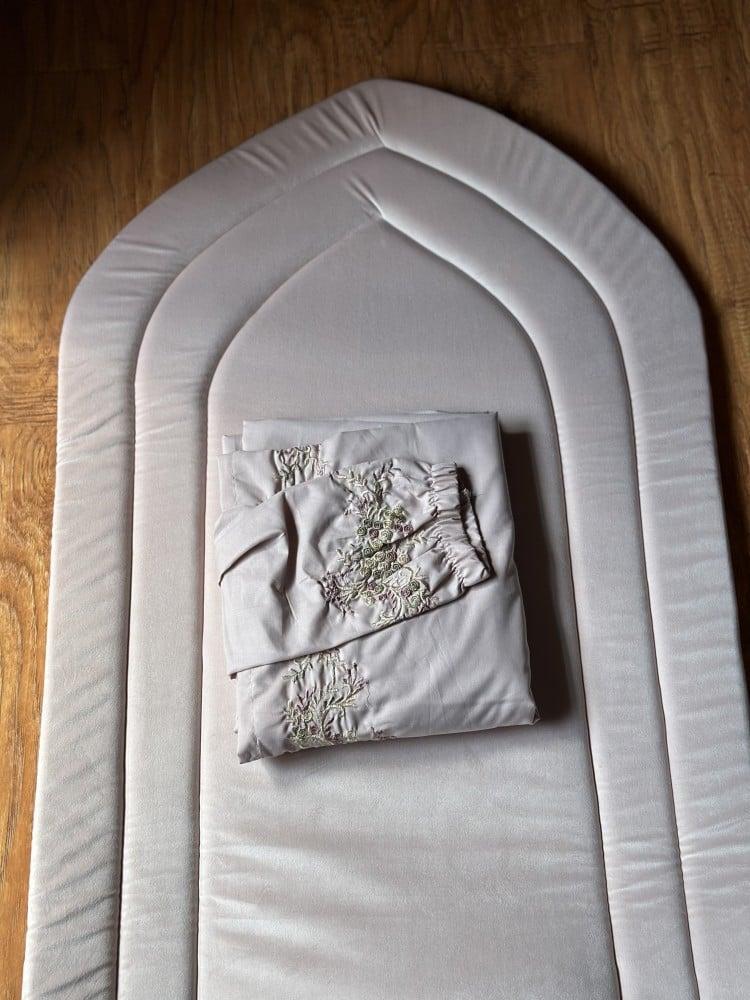 طقم صلاه مطرز - متعدد الألوان