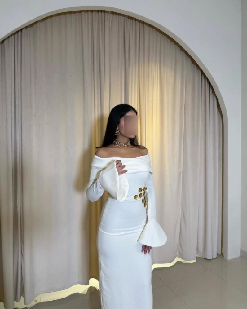 فستان أبيض بتصميم باربي للعيد