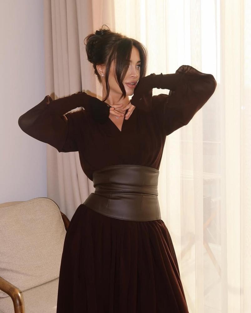 فستان سهره بني مع قصه فخمه