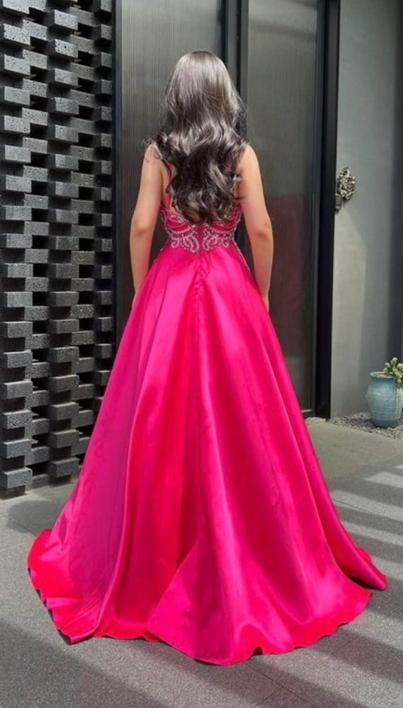 فستان راقي ميكا دو صدرية مطرزة