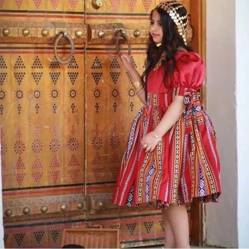 فستان عنابي يوم التأسيس