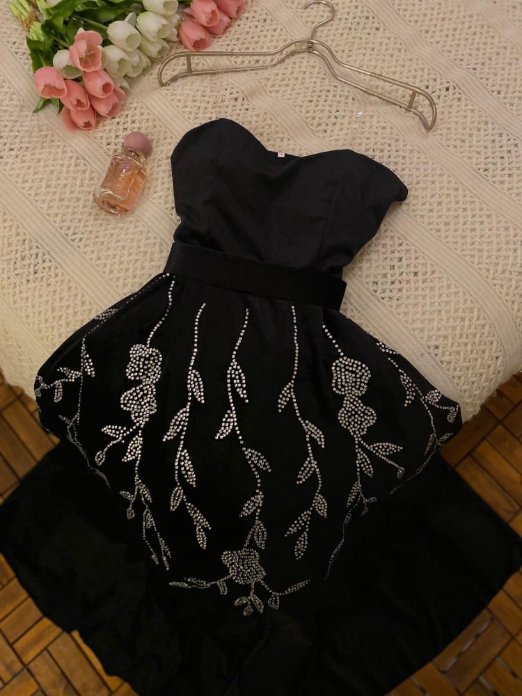 فستان سهره مخمل مطرزه بتطريز حلو