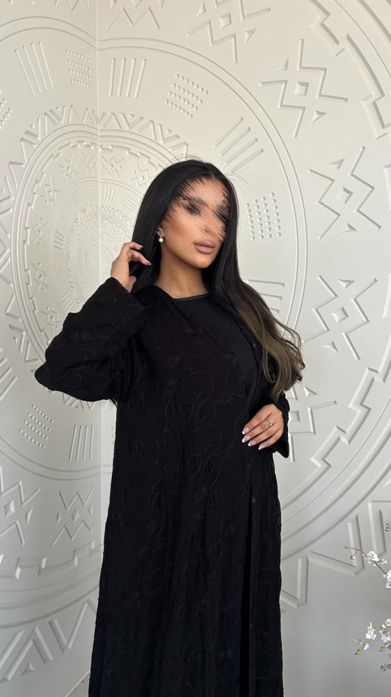 عباية كلوش مطرزة بالكامل مع الطرحة