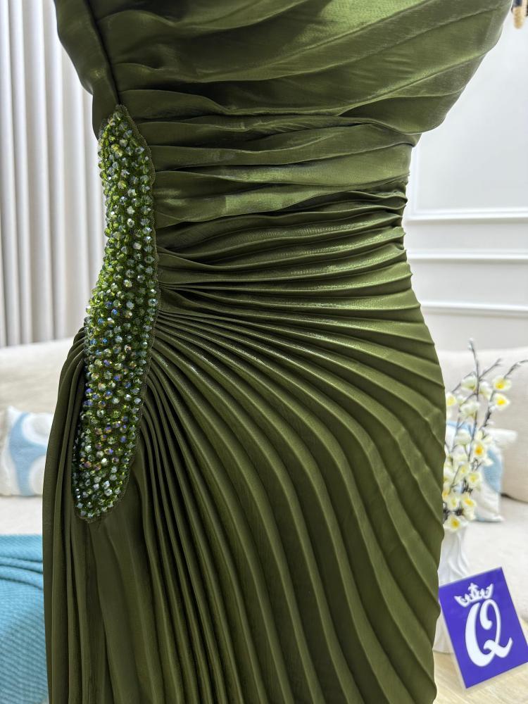 فستان زيتي بكسرات بوليسيه