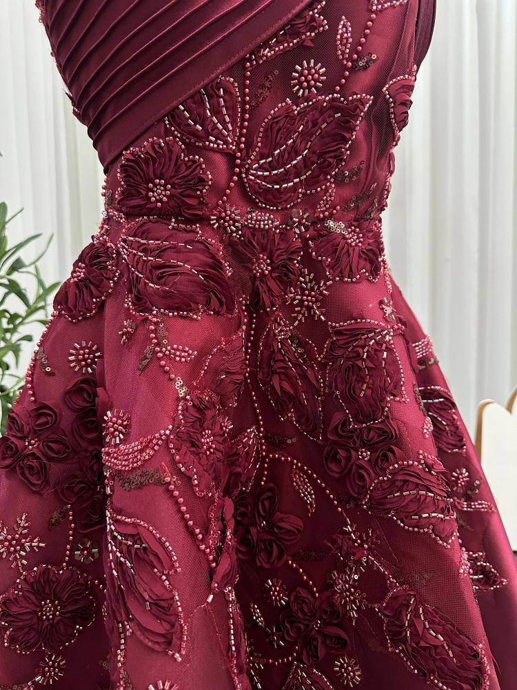 فستان سهره مزين بورود وتطريز يدوي