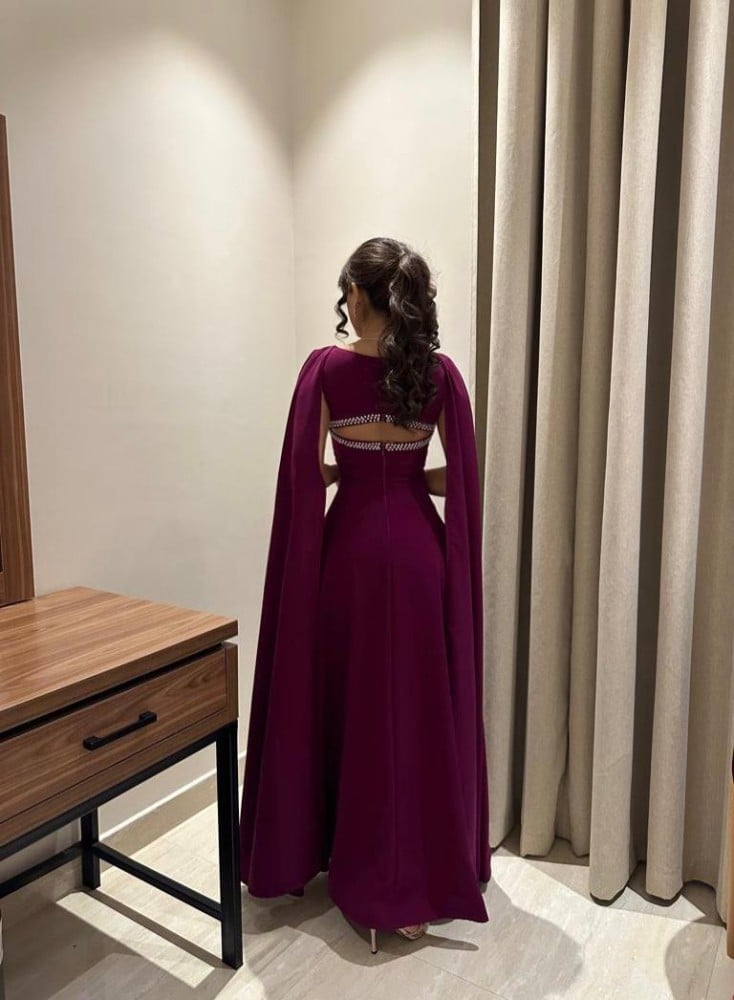 فستان عنابي