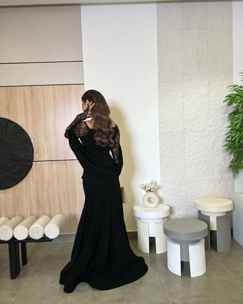 فستان اسود ماسك