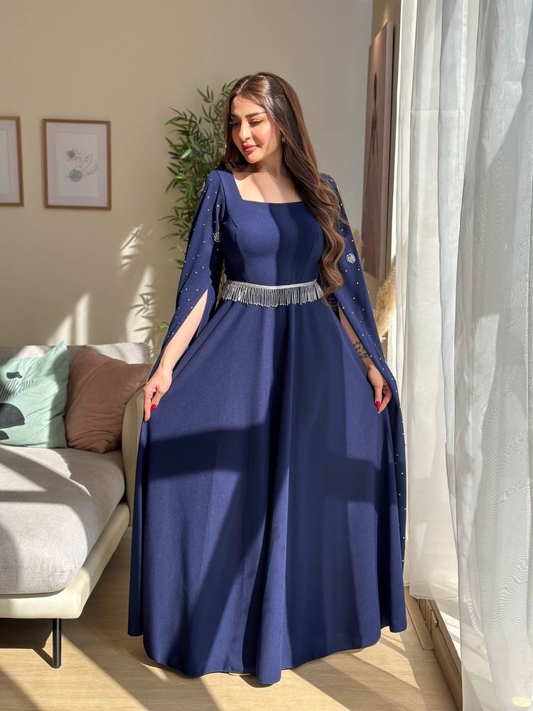 فستان ملكة  أبيض اميرات2024