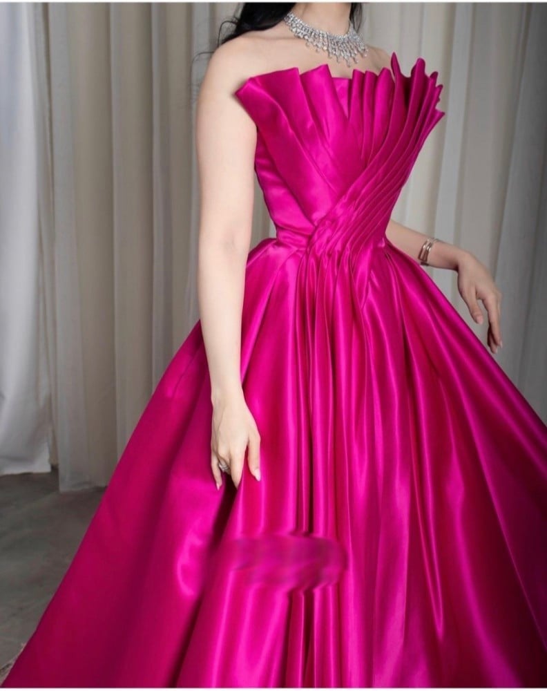 فستان سهره فوشي فخم وكلوش