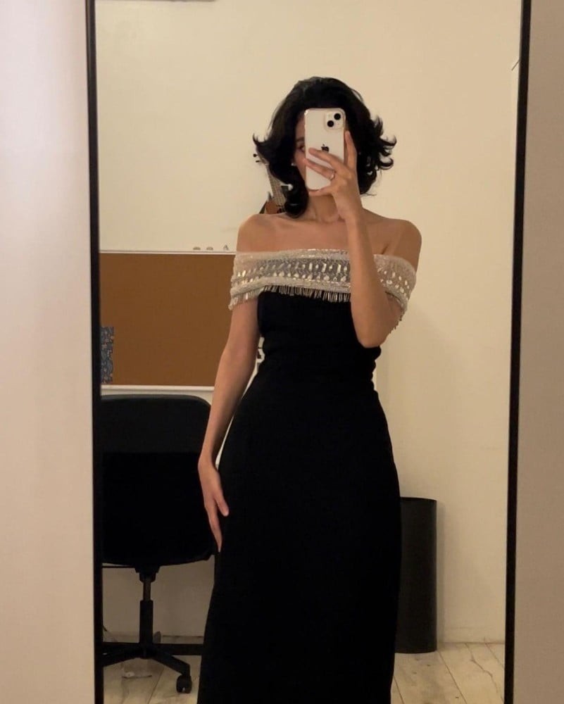 فستان الانيق كريب سترتش مع كلفة يدوي