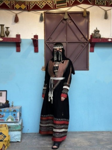 زي تراثي سعودي ليوم التأسيس