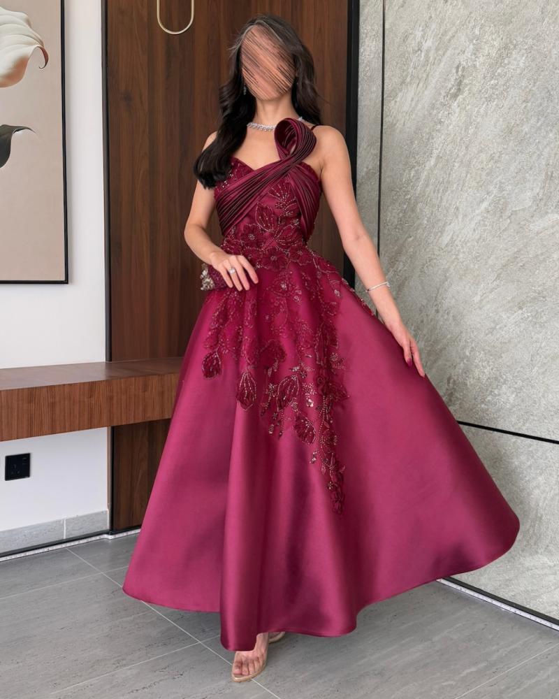 فستان سهره مزين بورود وتطريز يدوي