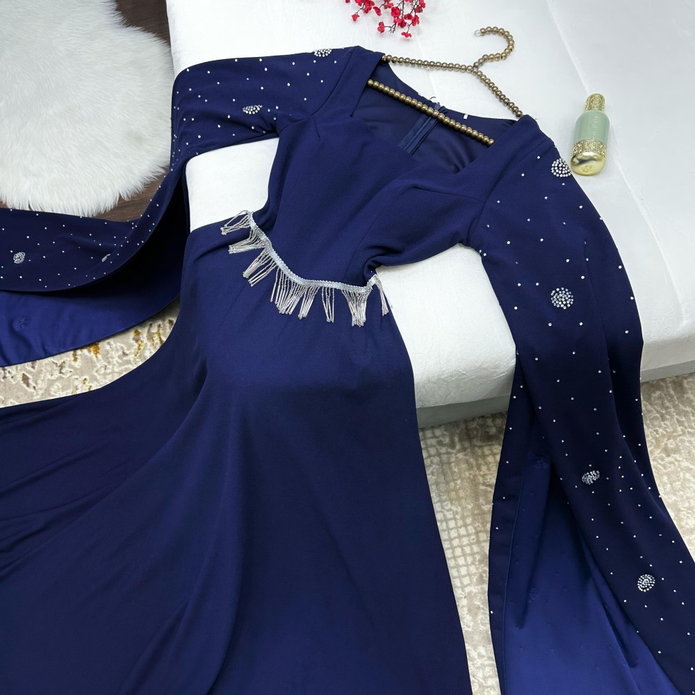 فستان ملكة  أبيض اميرات2024