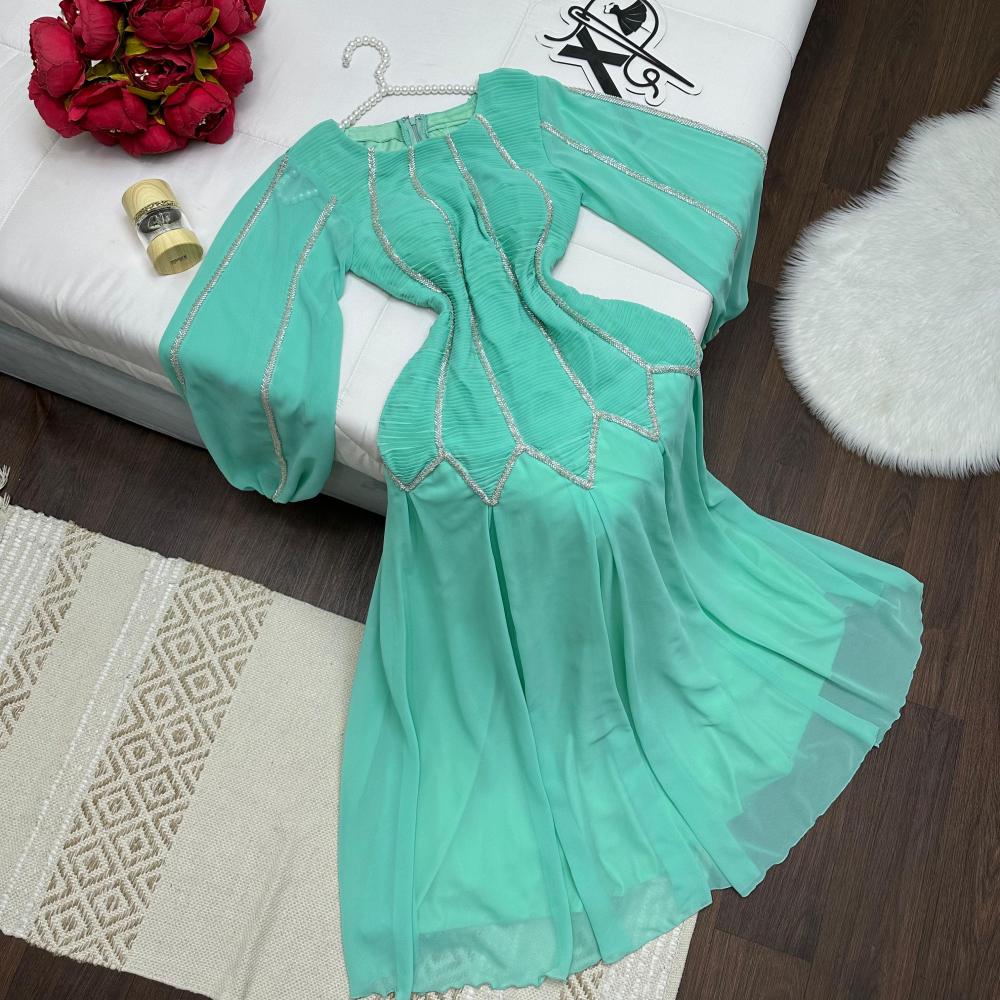 فستان فخم بلون أنيق