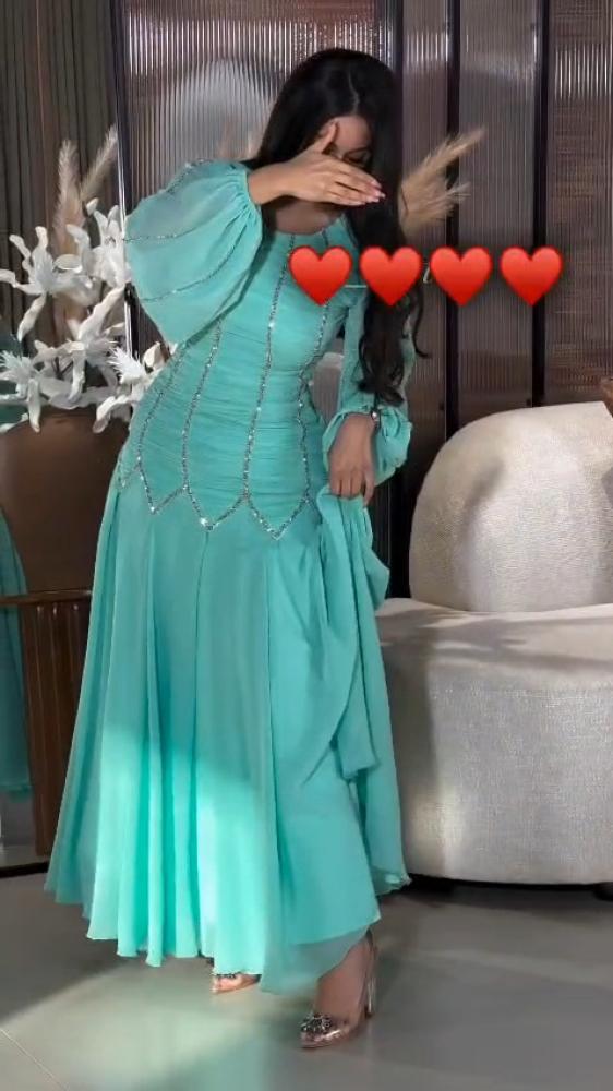 فستان فخم بلون أنيق