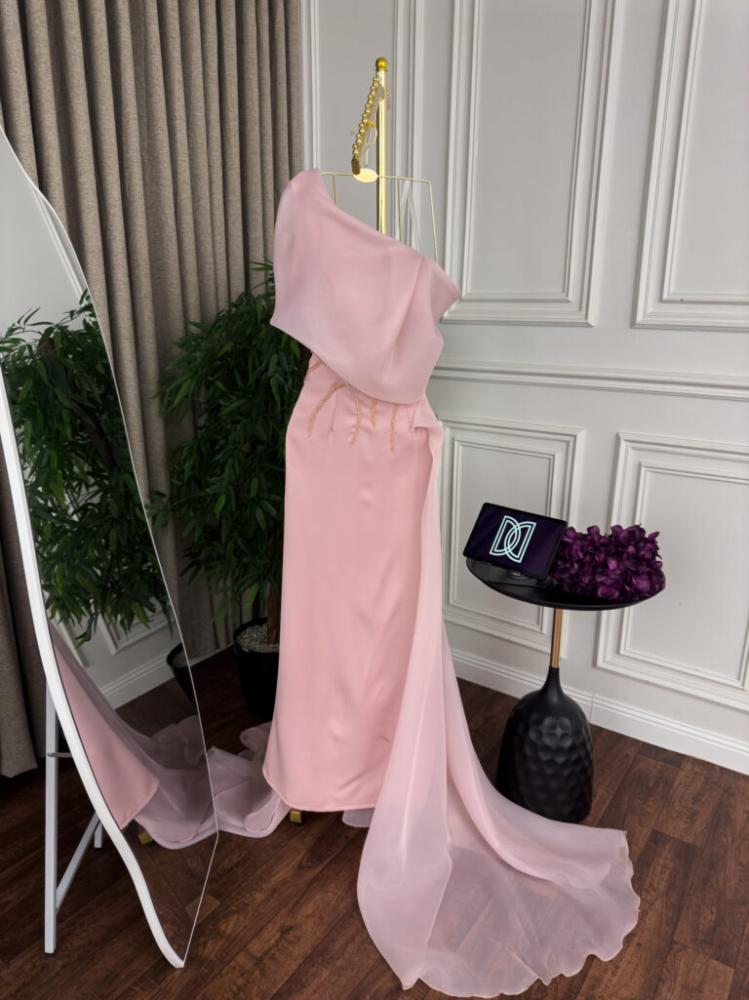 فستان سهرة بخامة اورجانزا وردي أنيق