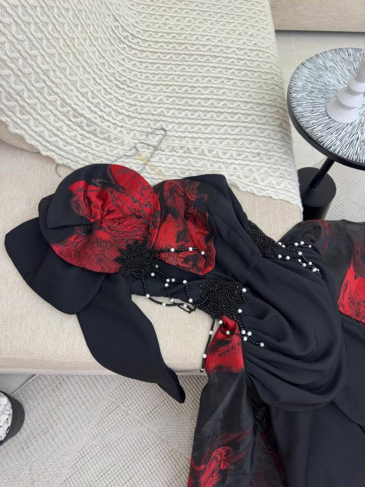 فستان فخم بذيل مشجر -رنا