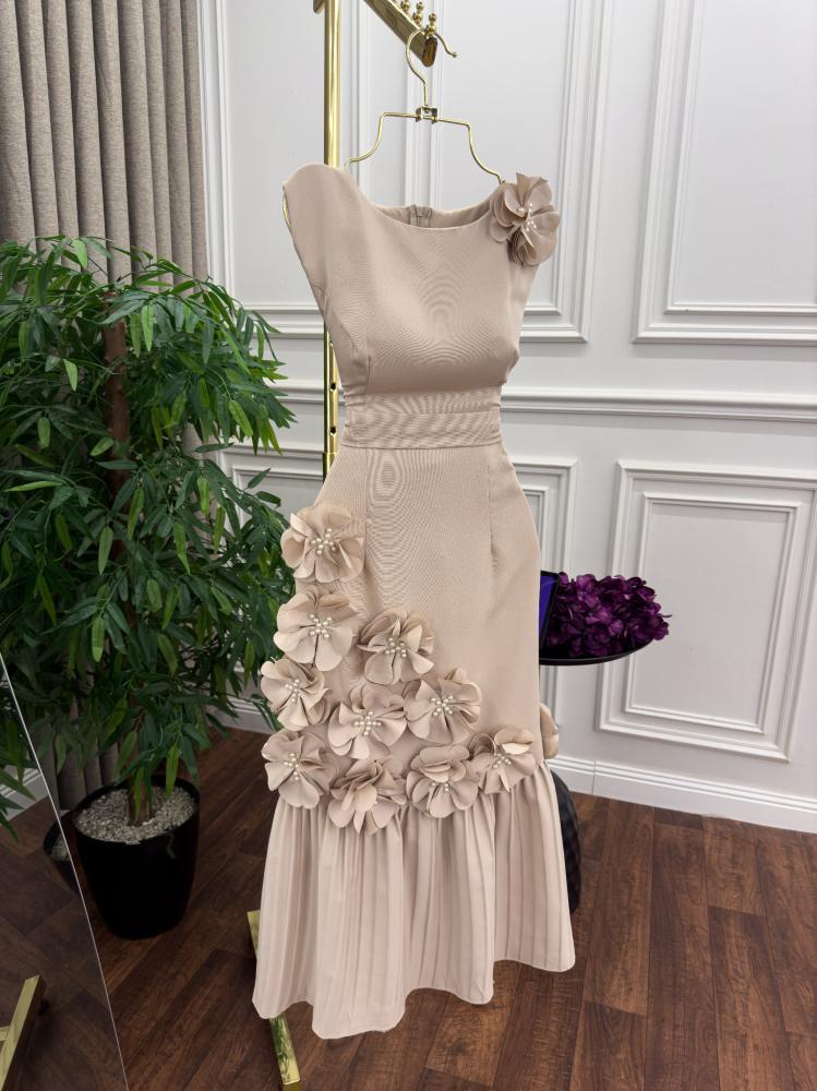 فستان سهره مورد بورود فاخرة