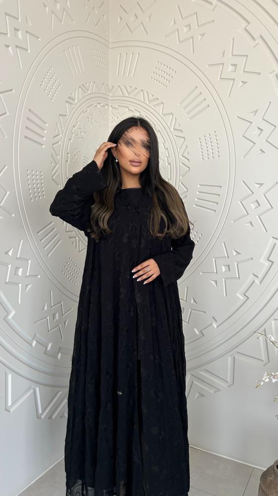 عباية كلوش مطرزة بالكامل مع الطرحة