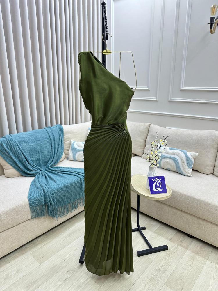 فستان زيتي بكسرات بوليسيه