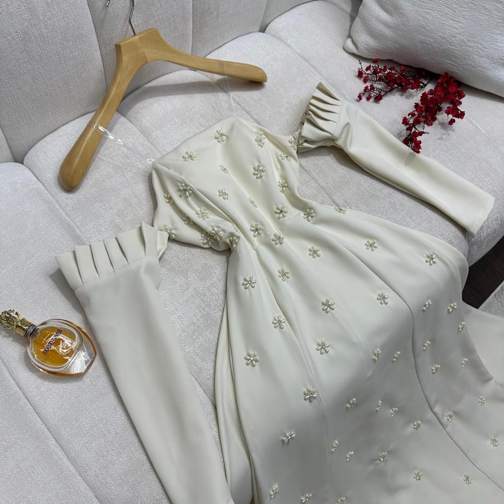 فستان سهره لول راقي بلون اوف وايت