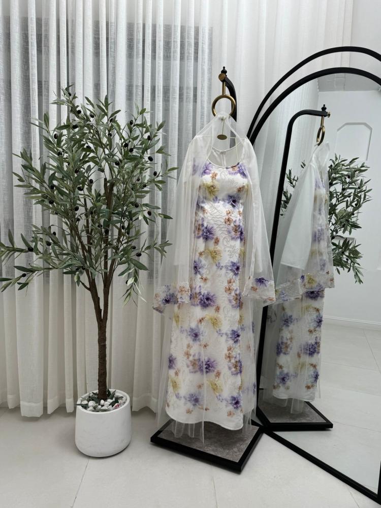 فستان حمل مشجر مع طرحة تل