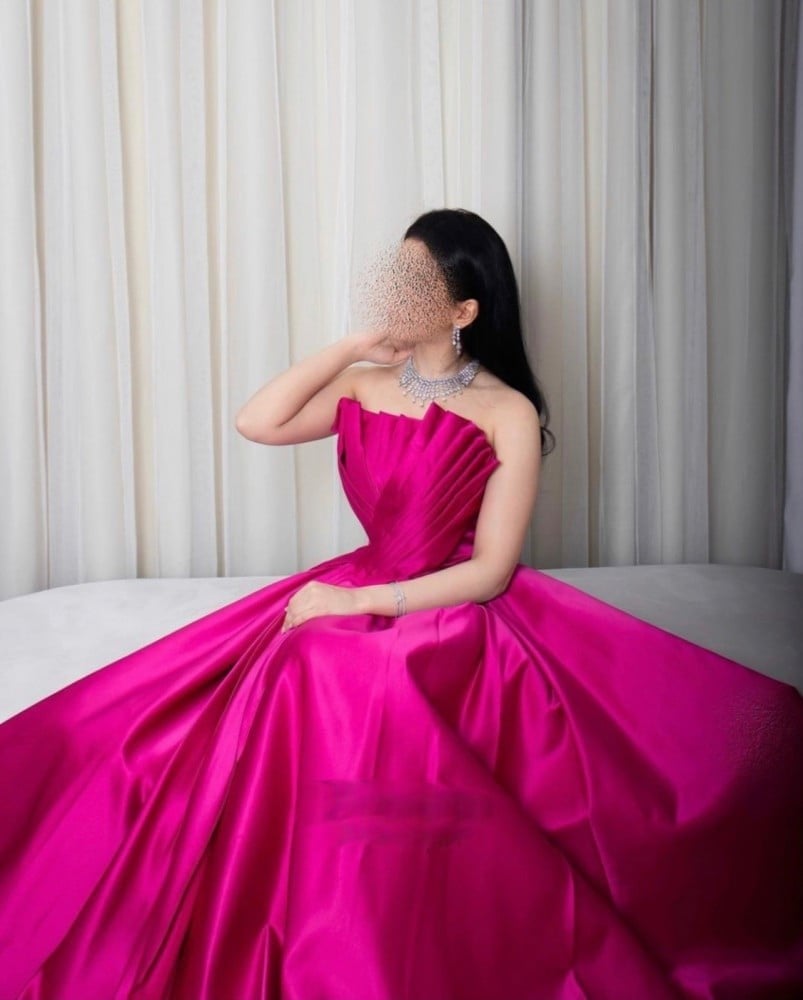 فستان سهره فوشي فخم وكلوش