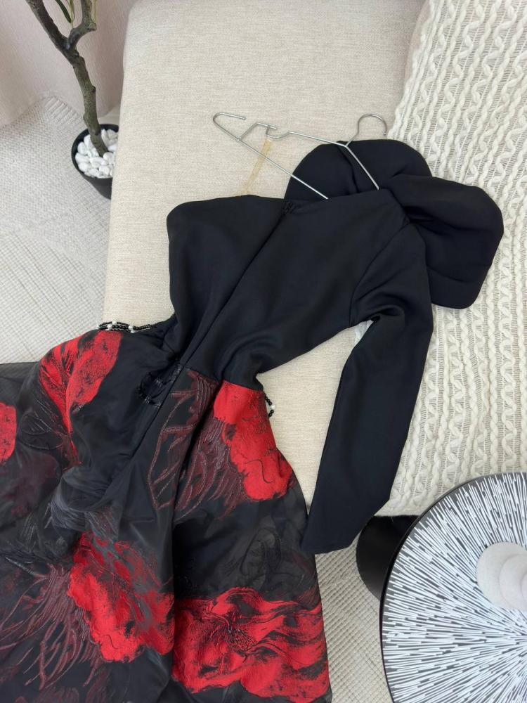 فستان فخم بذيل مشجر -رنا