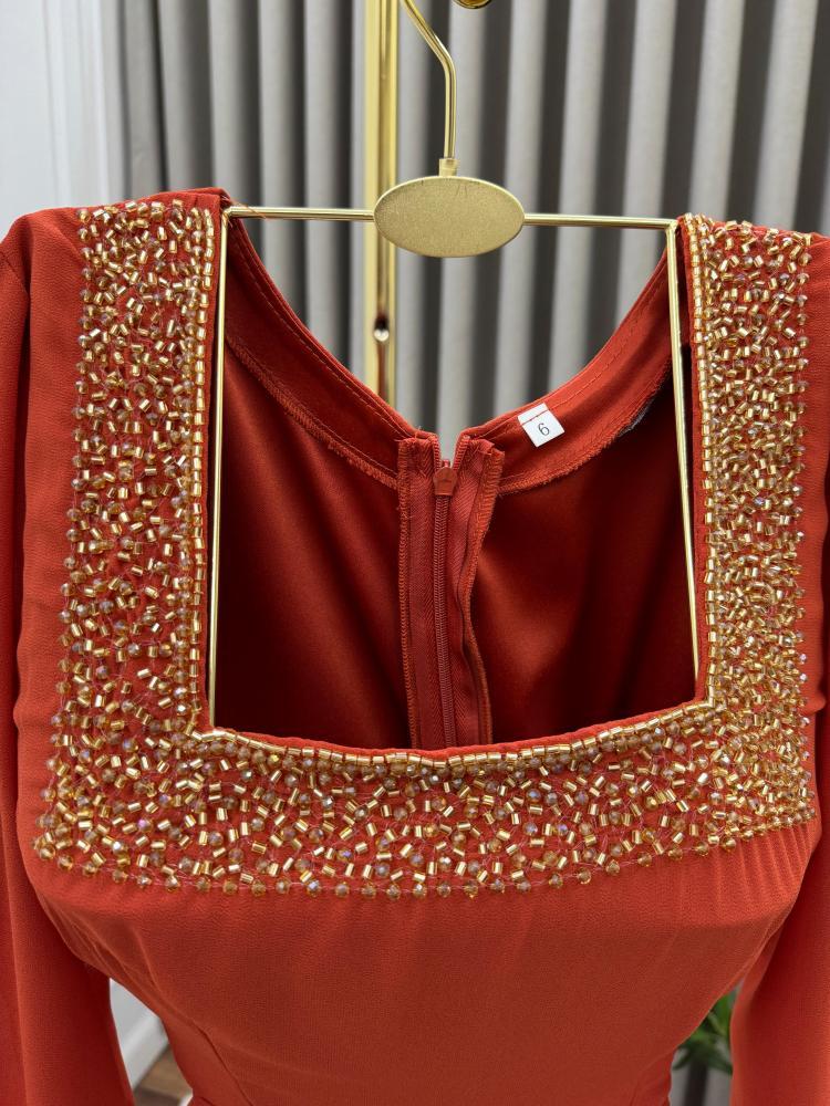 فستان زواج او مناسبات بتطريز يدوي فخم