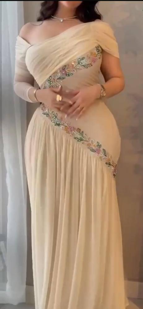 فستان شيفون بتطريز يدوي ملون