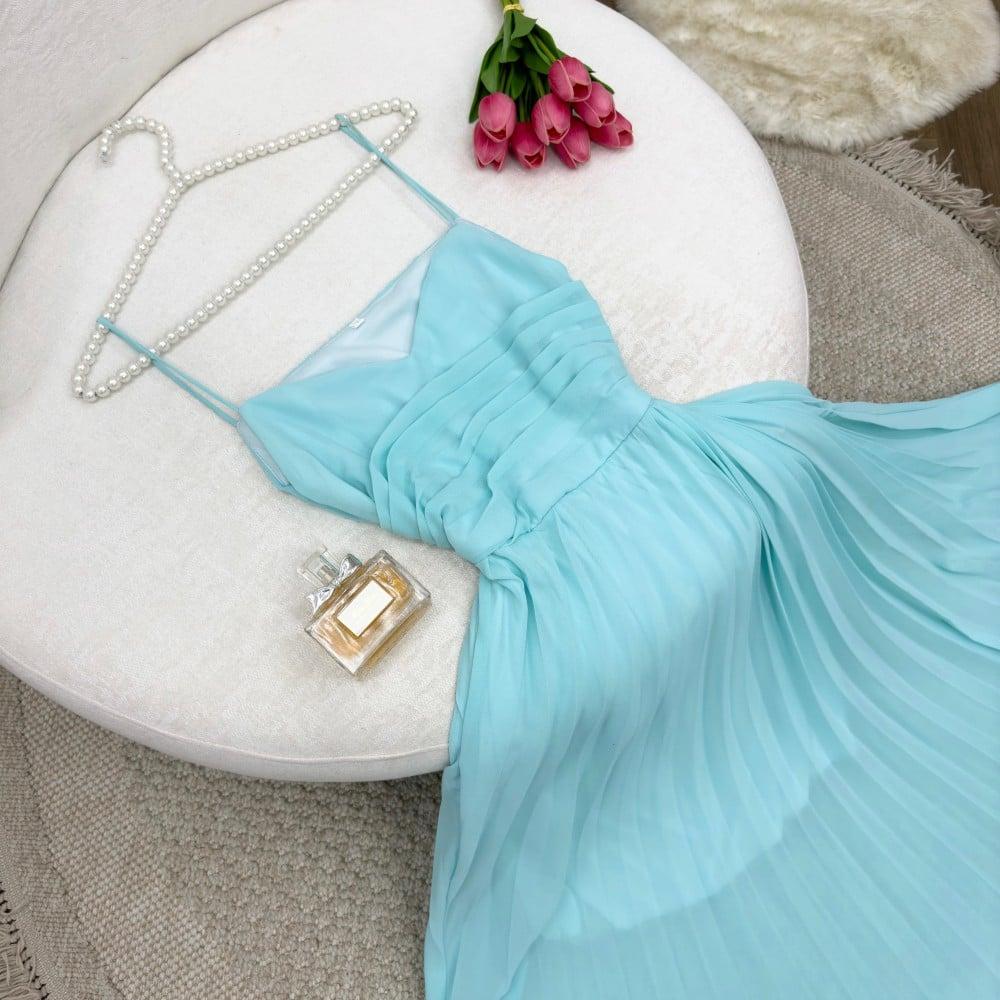 فستان شيفون سماوي أنيق بتصميم جذاب