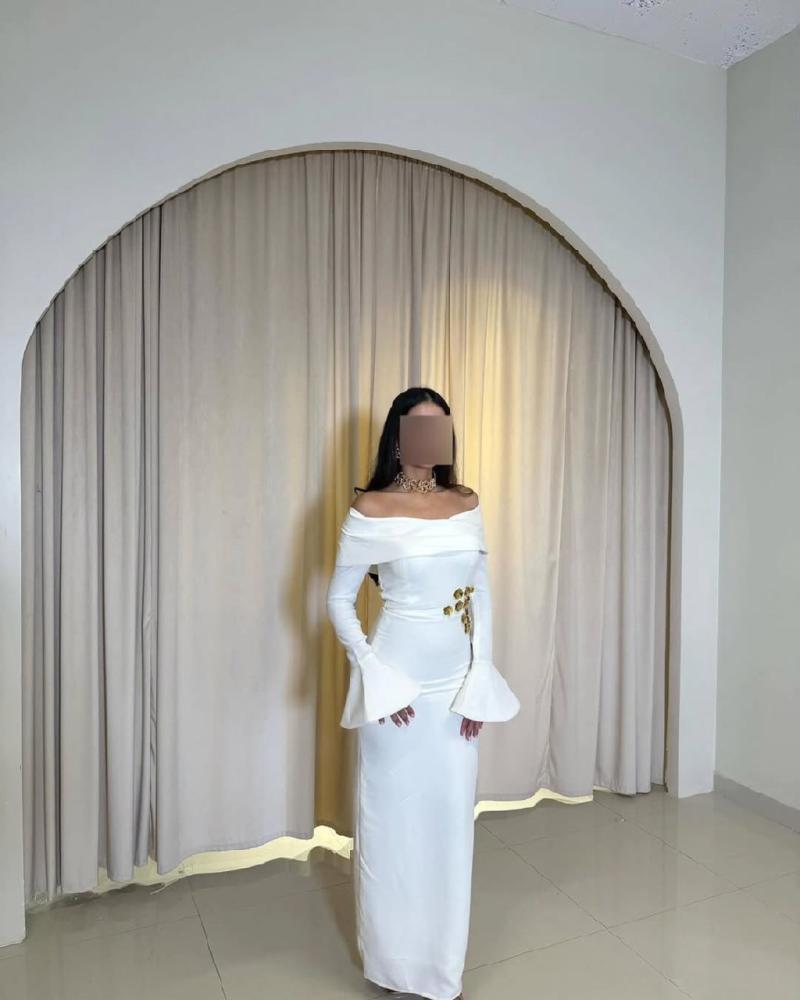 فستان أبيض بتصميم باربي للعيد