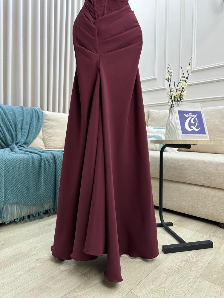 فستان سهرة برغندي بكورسيه دانتيل