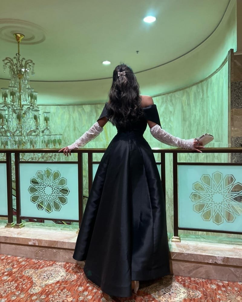 فستان سهرة اسود باكمام جذابه