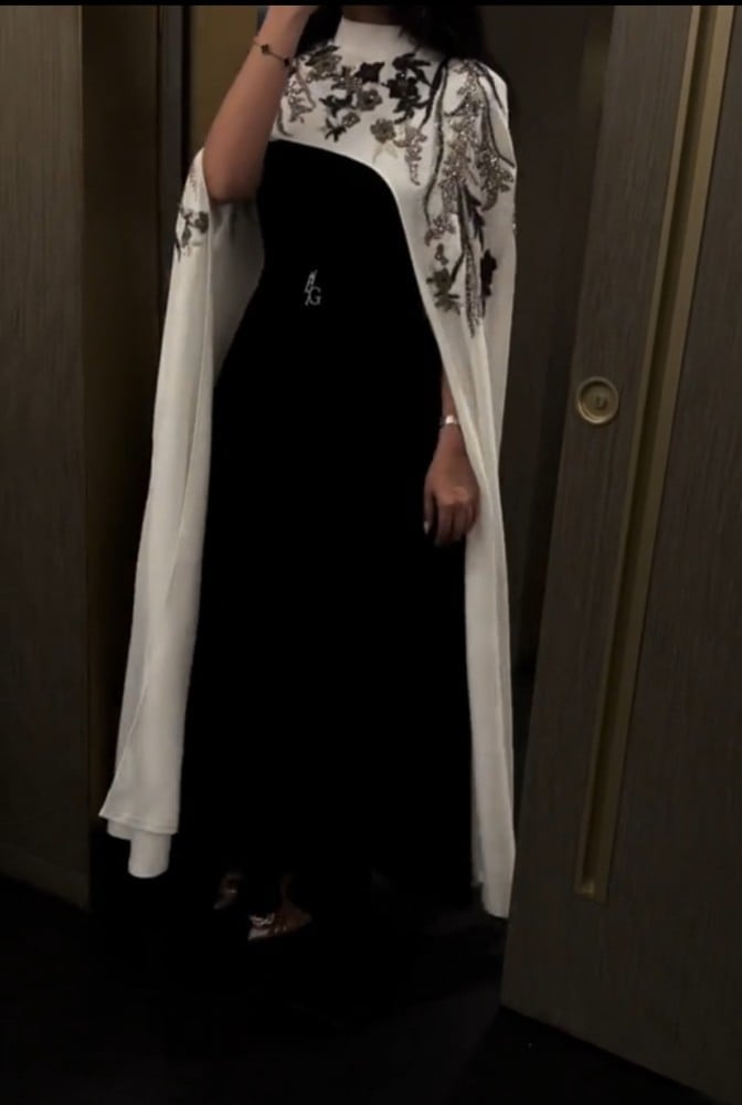 فستان كريب على تفته تطريز يدوي