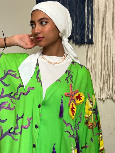 سكارف لون ابيض