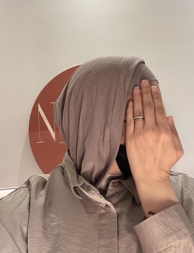 طرحه لف( قطعتين)لون موف على رمادي