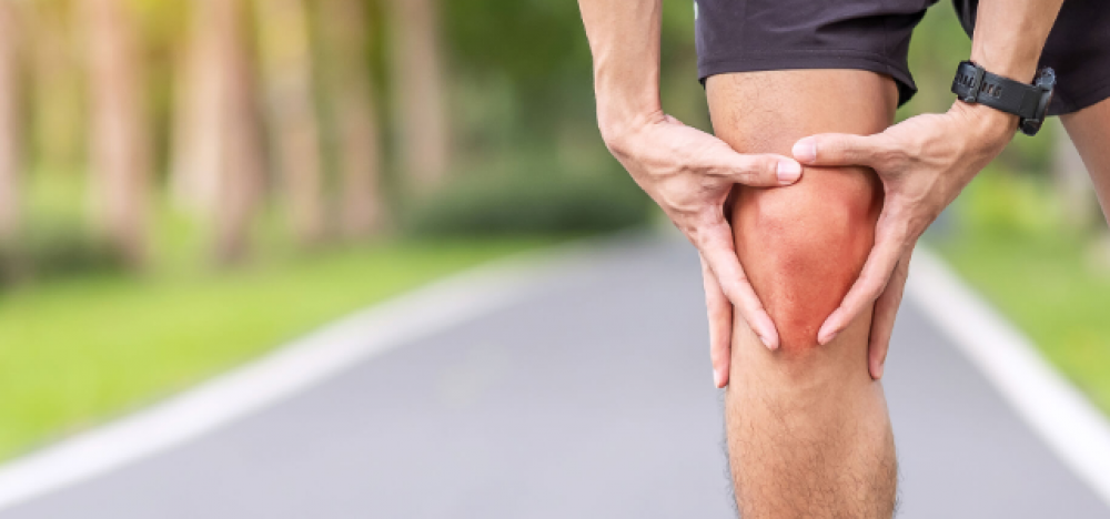 كيف يساعد مشد الركبة في تخفيف الألم والالتهابات في منطقة الركبة؟