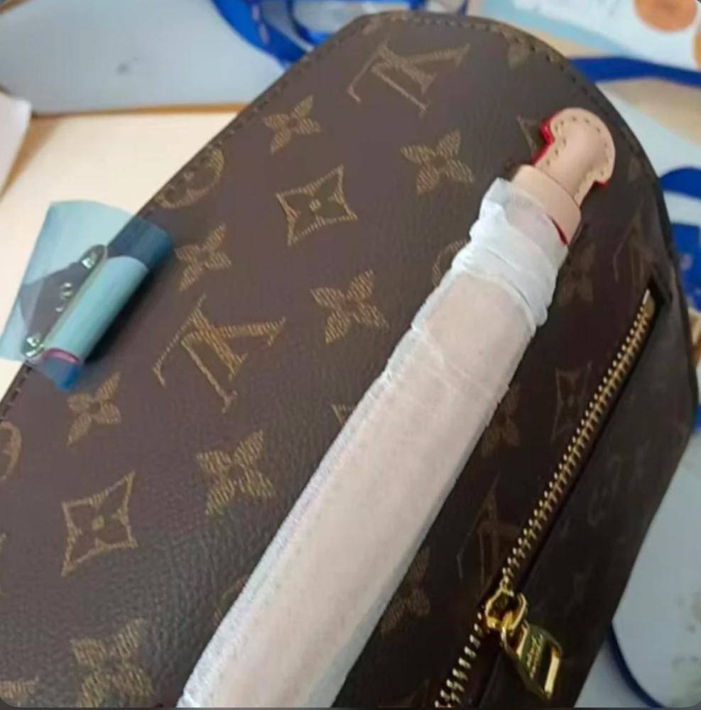 LV لويس فويتون(21cm)
