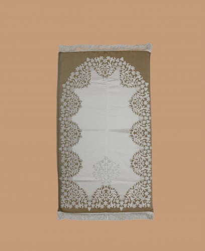 سجادة مطرز ناعم بيج