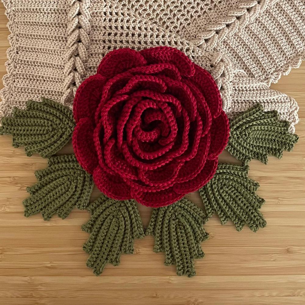 مفرش كروشيه الوردتين الكبيرة