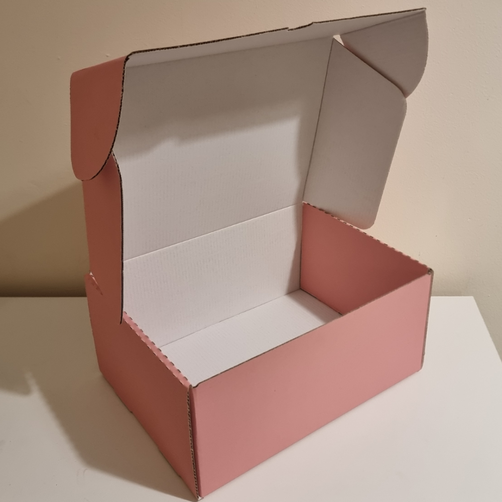 كرتون شحن لون وردي