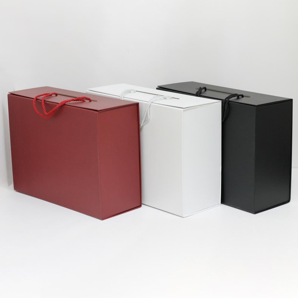 صندوق هدايا بمقبض حبل