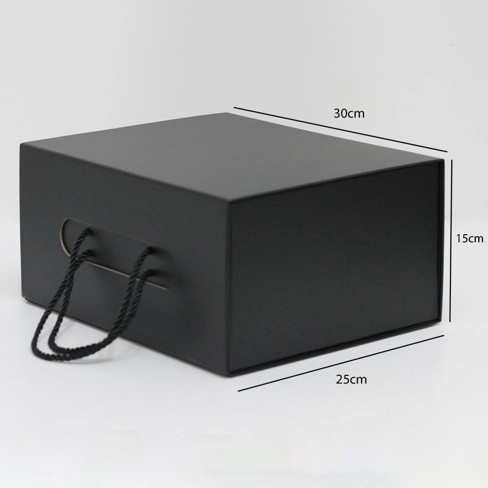 صندوق هدايا بمقبض حبل
