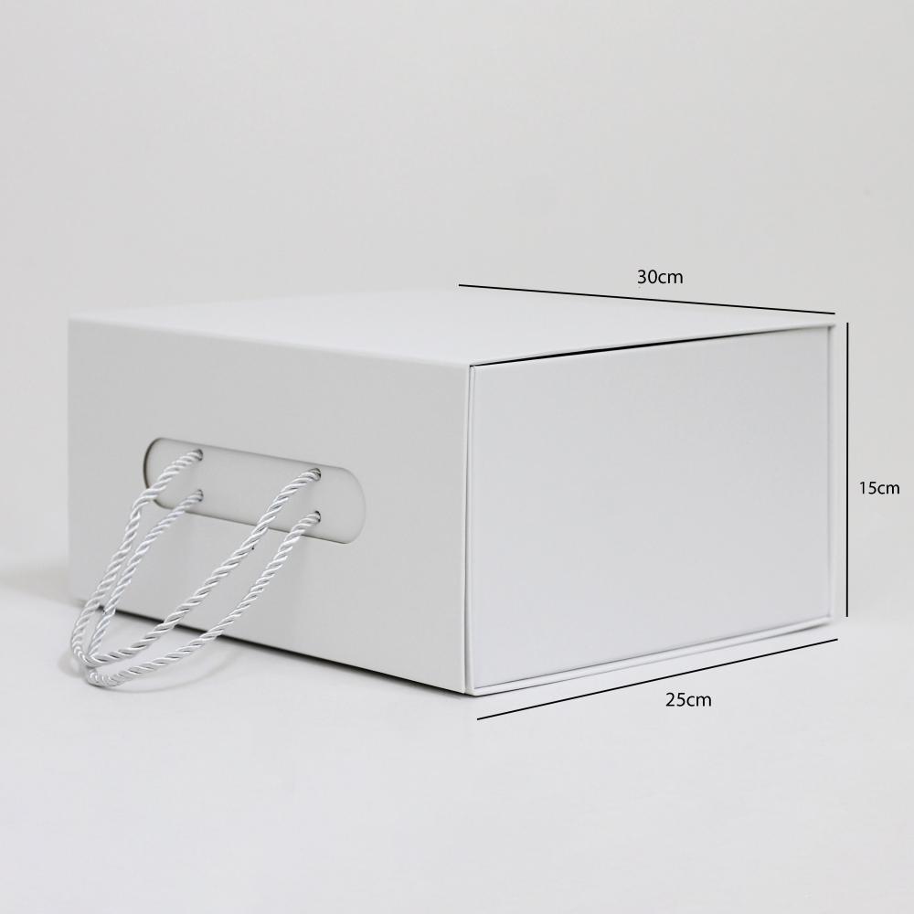 صندوق هدايا بمقبض حبل