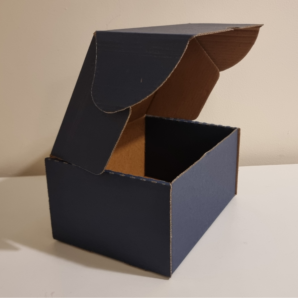 كرتون شحن لون ازرق