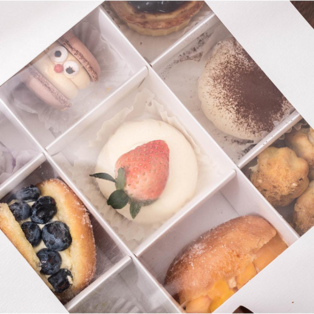 علبة ورقية مقسمة للحلويات بغطاء شفاف